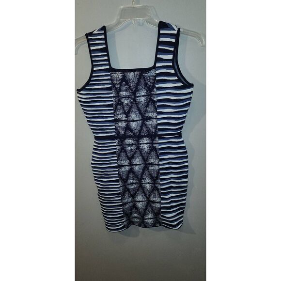 BCBGMaxAzria Tribal BodyCon 💙 - Picture 6 of 6